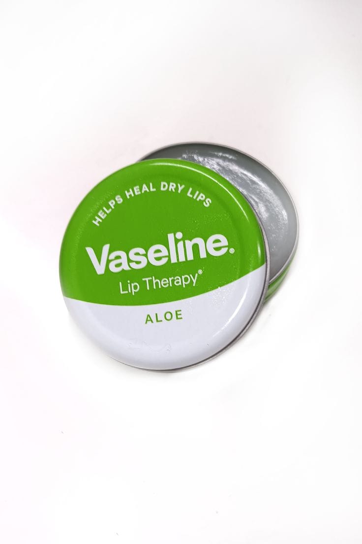Vaseline lip therapy