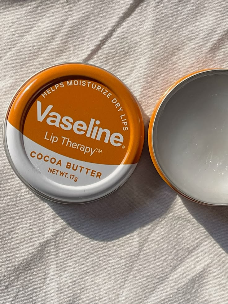Vaseline lip therapy